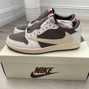Air Jordan 1 Low OG SP reverse mocha size 8.5